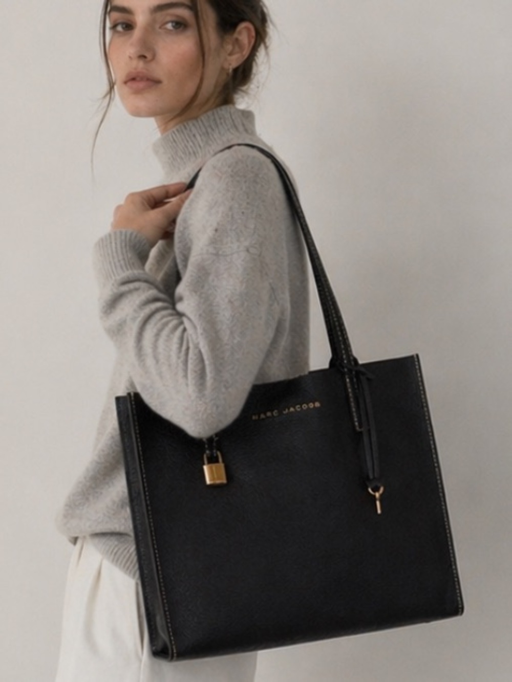 Marc Jacobs The Grid East West Leather Tote Bag in Black